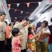 Prabowo Bertemu Warga Eks Penghuni Rel Kereta Api Senen di Tempat Tinggal Baru