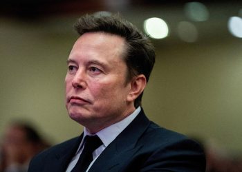 Ramalan Musk tentang Dolar dan AI Soroti Potensi Kebangkrutan AS