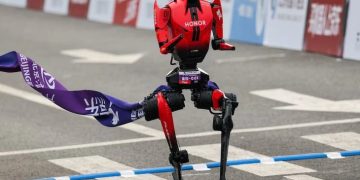Robot Humanoid Mengalahkan Usain Bolt dan Memecahkan Rekor Dunia Berlari