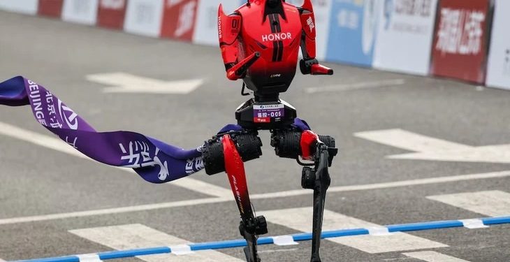 Robot Humanoid Mengalahkan Usain Bolt dan Memecahkan Rekor Dunia Berlari