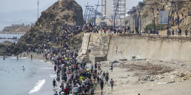 Spanyol Laporkan 48300 Migran Kembali ke Maroko dari Ceuta