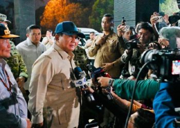 Tinjau Kalimantan, Prabowo Yakin Karhutla Segera Terkendali
