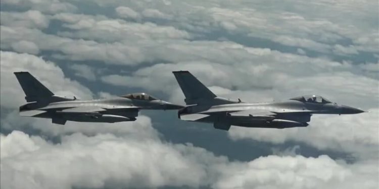 Jepang Kerahkan Jet Tempur Selama 4 Hari untuk Usir Pesawat Mata-mata China