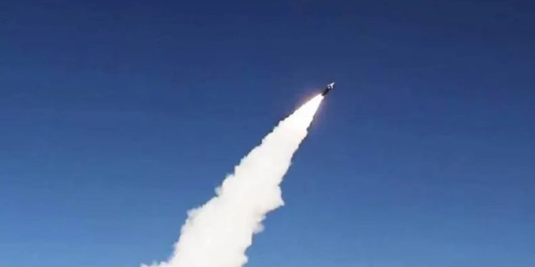 Enam Rudal Balistik Houthi Serang Arab Saudi tetapi Ditembak Jatuh