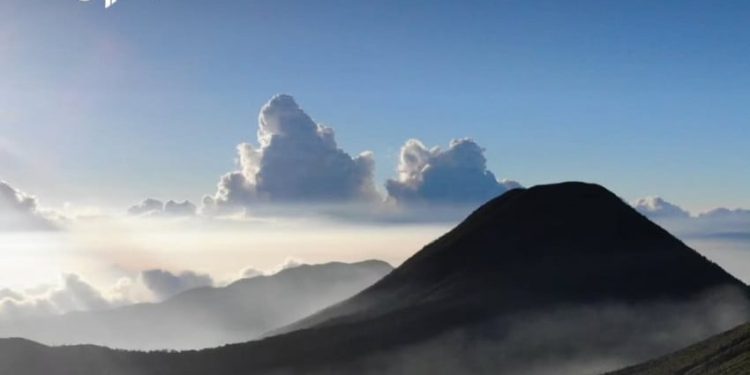 Ancaman Kebakaran Hutan Masih Tinggi, Penutupan Pendakian Gunung Diperpanjang