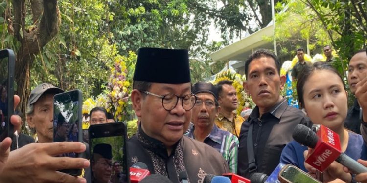 Guruh Seniman dan Politisi Juga Seorang Kreator yang Inspiratif