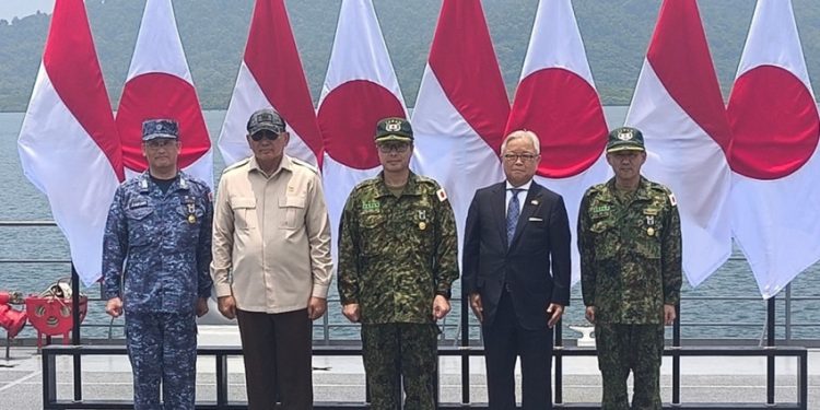 Jepang Selesaikan Misi Pemadaman Karhutla di Kalimantan, Menhan Anugerahi Personel JSDF