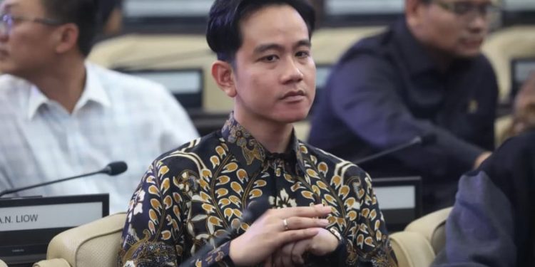 Kapan Putusan Sela PHPU Syarat Pendidikan Dibacakan? Denny Indrayana: Kami Masih Menunggu