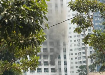 Kebakaran di Lantai 5 Apartemen Tanah Abang Jakarta Pusat
