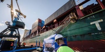 Rusia dan China Ciptakan Jalur Perdagangan Baru Melalui Laut Arktik Selain Hormuz dan Suez