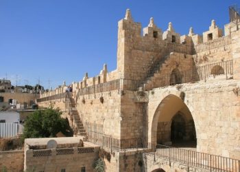 Polisi Israel Tembak Mati Warga Palestina Dekat Gerbang Damaskus dan Batasi Akses Masjid Al-Aqsa