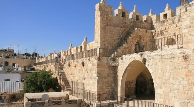 Polisi Israel Tembak Mati Warga Palestina Dekat Gerbang Damaskus dan Batasi Akses Masjid Al-Aqsa
