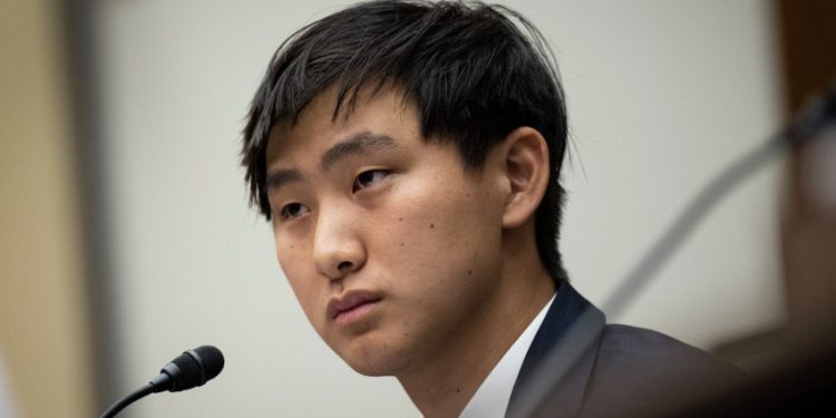 Siapa Alexandr Wang? Miliarder Termuda yang Mendorong Remaja Mempelajari Vibe-coding