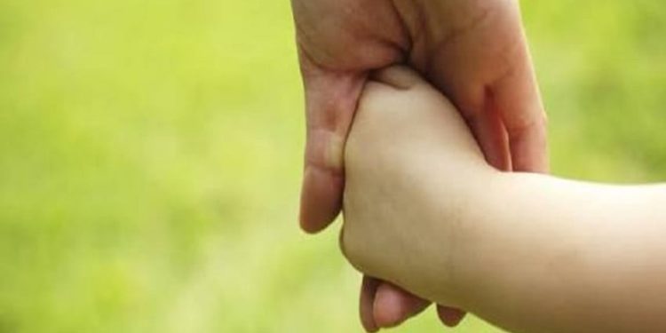 Adopsi Anak dalam Islam Larangan dalam Surat Al-Ahzab yang Harus Diketahui