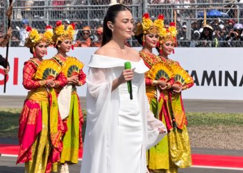 Agnez Mo Anggun di Acara Pembukaan MotoGP Mandalika 2026, Auranya Memukau