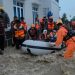 Banjir Melanda Padang, Tim SAR Menyelamatkan Puluhan Warga