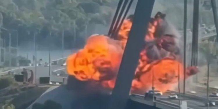 Dramatis Drone Rusia Serang Jembatan Kyiv, Meledak Jadi Bola Api Besar