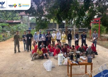 Dorong Kemandirian Penyandang Disabilitas melalui BIMTEK Pengolahan Sampah Kreatif di Gunung Putri