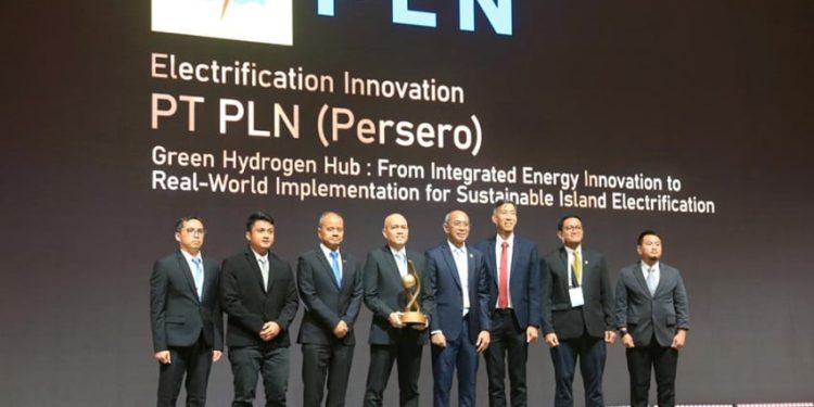 Hadirkan Listrik 24 Jam di Pulau Rengit, Penghargaan untuk PLN