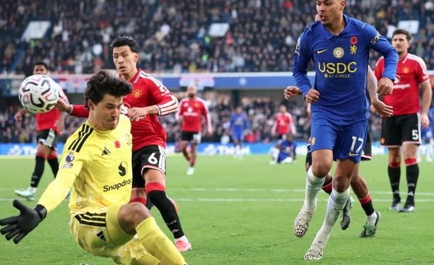 Chelsea Menang 2-0 atas Manchester United, Martinez Dapat Kartu Merah