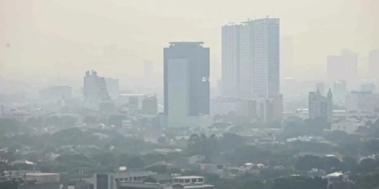 Kabut Asap Karhutla Melanda Jakarta, Warga Lansia Resah dan Takut Beraktivitas di Luar