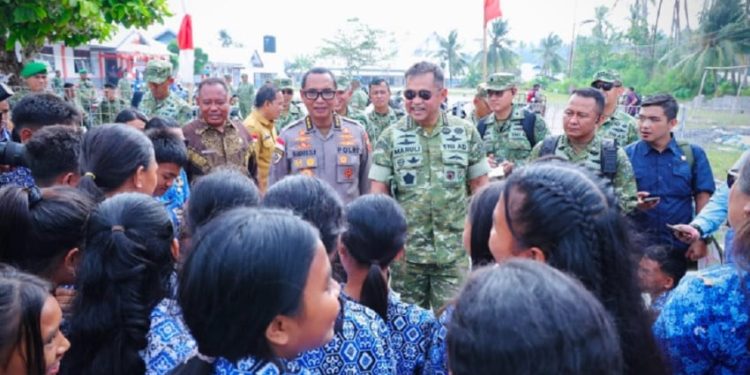 Kunjungan Kepala BNPPDT ke Pulau Miangas untuk Identifikasi Kebutuhan Pembangunan Perbatasan