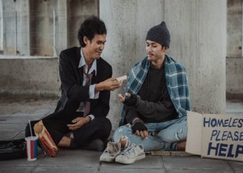 Mengapa Allah Menciptakan Orang Kaya dan Miskin dalam Perspektif Al-Qur’an