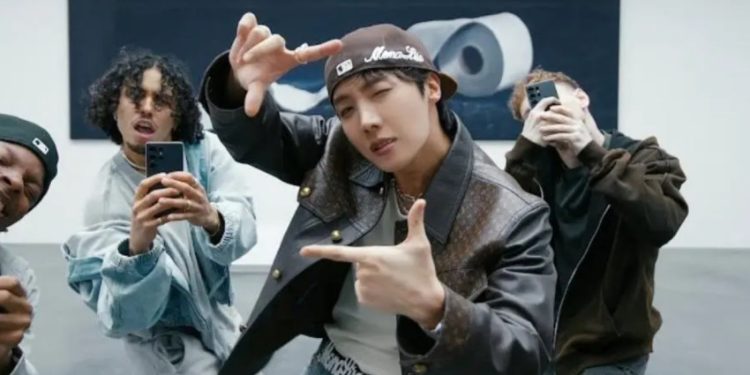 MV MONA LISA Tembus 100 Juta Penayangan di YouTube