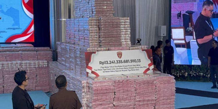 Penampakan Uang Rp13,2 Triliun dari Satgas PKH kepada Pemerintah