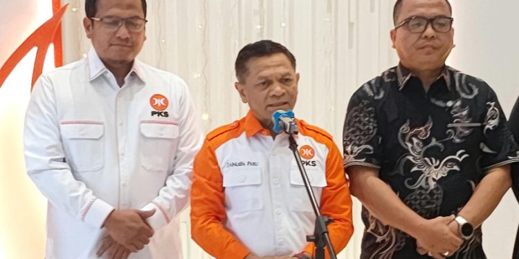 PKS Tegas Hadapi Polemik Ijazah Gibran Agar Program Prabowo Tetap Berjalan