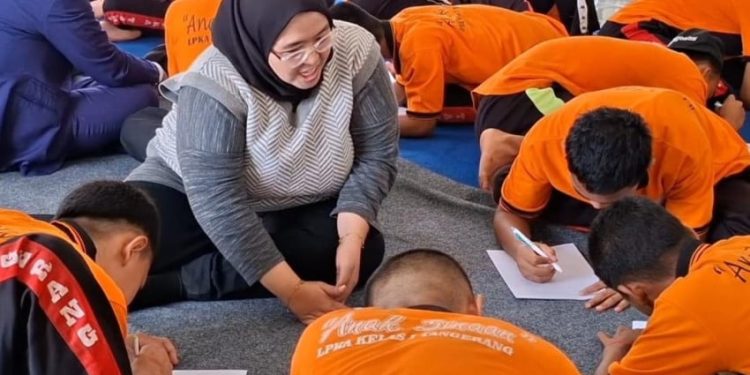 Pelatihan Menulis untuk Warga Binaan LPKA Tangerang oleh Puspadaya Perindo