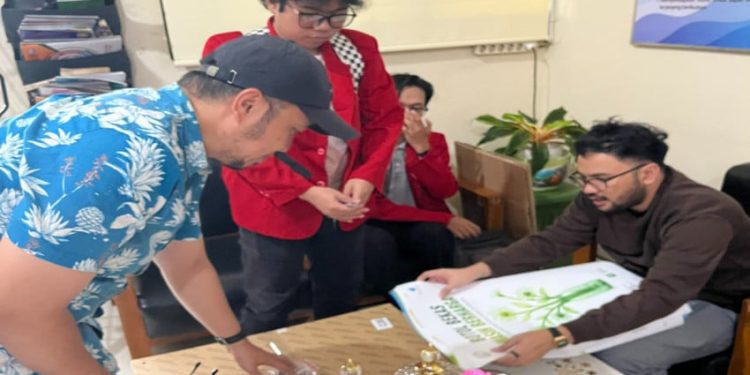 Sosialisasi Pengelolaan Limbah dengan Poster Edukatif di SLBN 6 Jakarta