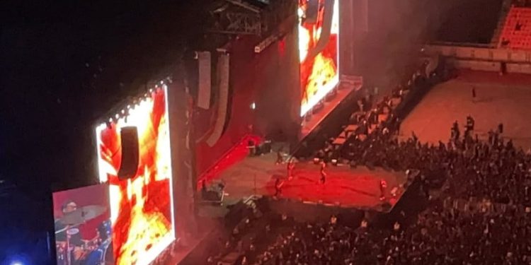 Konser Avenged Sevenfold di JIS Dibuka oleh St Loco dengan Cover Lagu Bento Iwan Fals