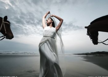 Lensa 115 mm dengan Ratusan Foto dan Puluhan Pose